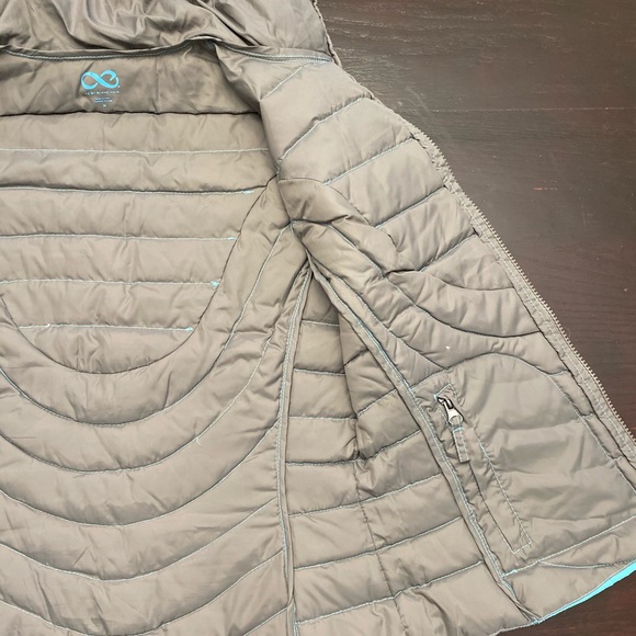 Reversible down vest - Picture 4 of 4